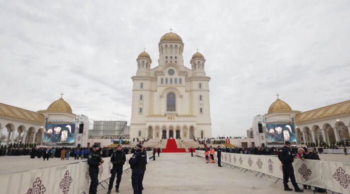 Are loc sfințirea Catedralei Mântuirii Neamului