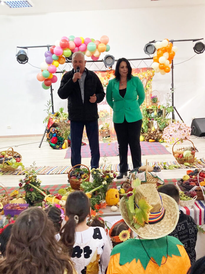 Scoarța: Feerie de culori și bucurie la „Festivalul Toamnei”