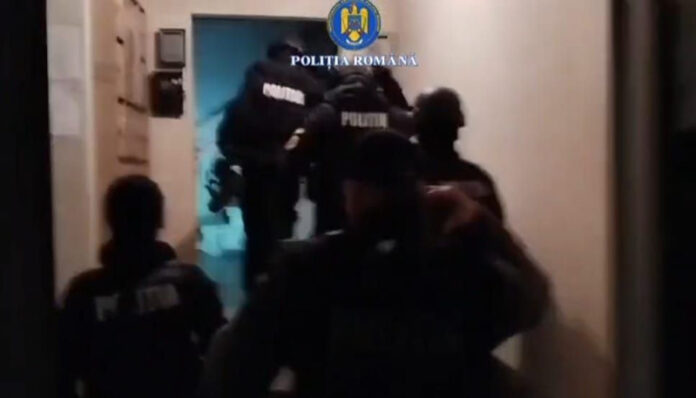 VIDEO: Descinderi în Târgu-Jiu și Bălești, după ce un șofer a fost agresat de două persoane cu fețele acoperite