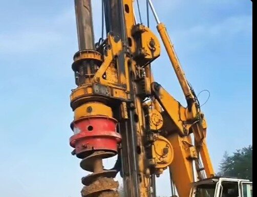 Foraje pentru noul pasaj de pe Ana Ipătescu