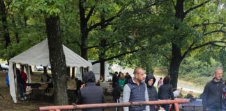 Mâncăruri tradiționale gătite la ceaun, în deal la Mușetești