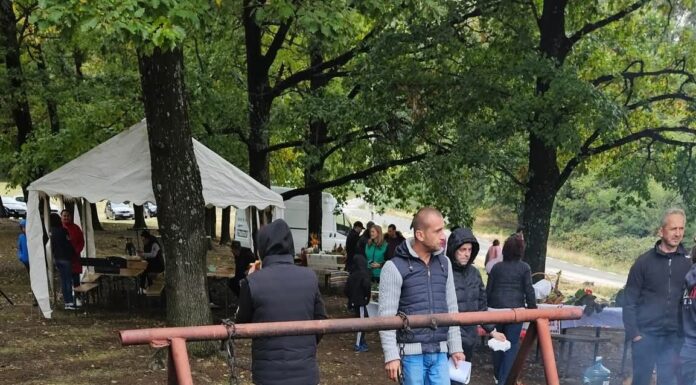 Mâncăruri tradiționale gătite la ceaun, în deal la Mușetești