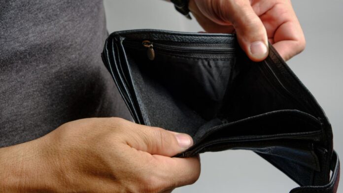 Nu va crește salariul minim. Acord al coaliției