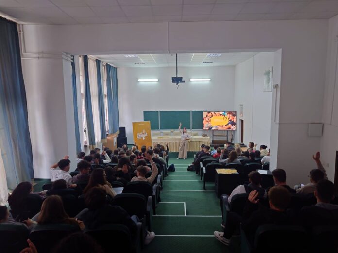 „Ora de carieră”, la un liceu din Gorj