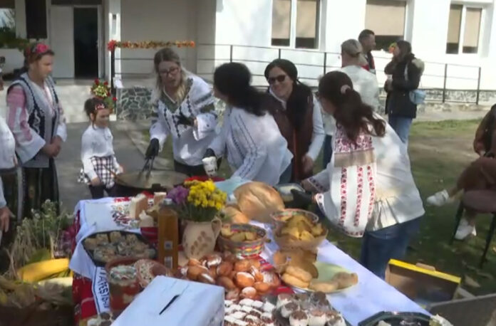 Festival al toamnei în loc de cel al piftiilor, la Peștișani, din lipsă de fonduri!