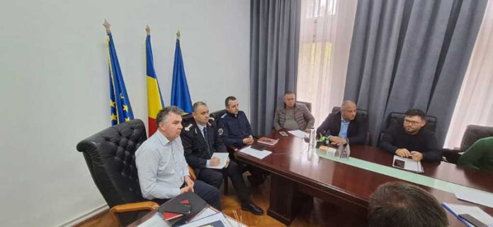 Șefii instituțiilor și serviciilor publice din județ, la prefect