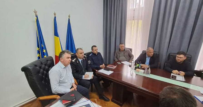 Șefii instituțiilor și serviciilor publice din județ, la prefect