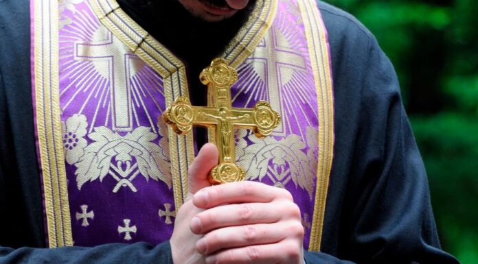 Se caută preoți pentru trei parohii din Gorj!