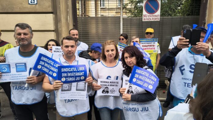 Profesorii, păcăliți din nou! Banii câștigați în instanță, amânați pentru 2026. „Erau deja în conturi”