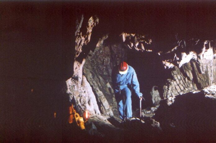 Peripluri autumnale – Peșterile din munții Gorjului, de-a lungul timpului