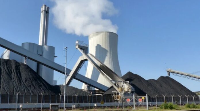 România închide la final de an capacități de producție de energie electrică pe cărbune de 1.045 MW. Se modifică legea decarbonizării