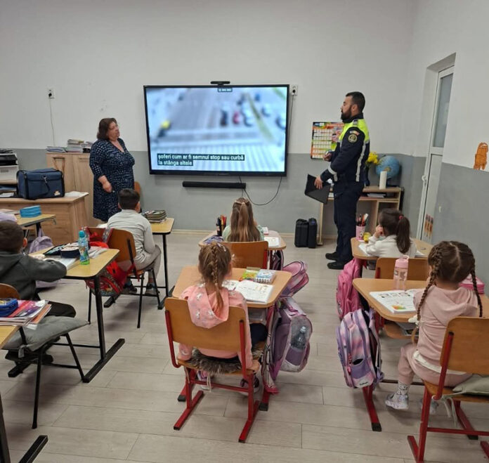 Polițiștii, în acțiune la o școală din Tismana