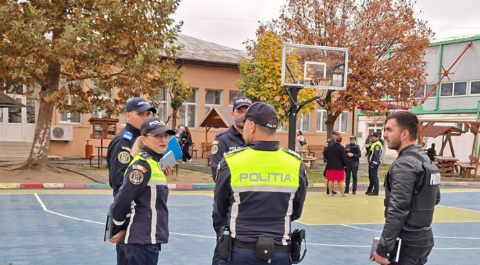VIDEO: Acțiune amplă desfășurată de polițiști, în centrul orașului