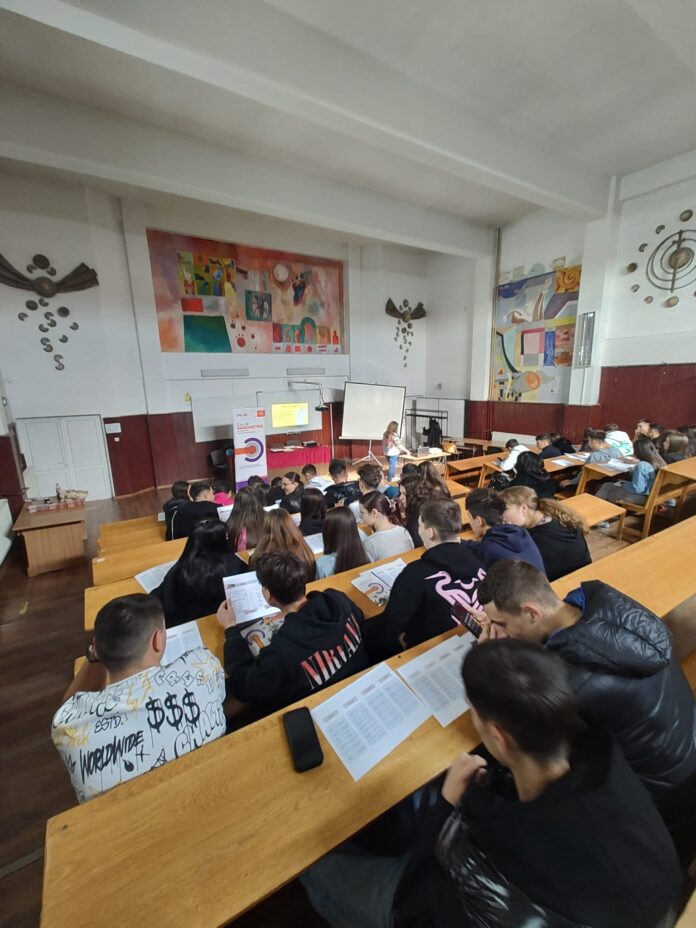 „Ora de Banometrie”: Premii de mii de euro pentru liceeni