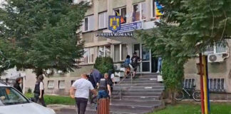 Bărbat din Constanța, cercetat într-un dosar de înșelăciune și fals cu un prejudiciu de peste un milion de lei, dus în arestul IPJ Gorj