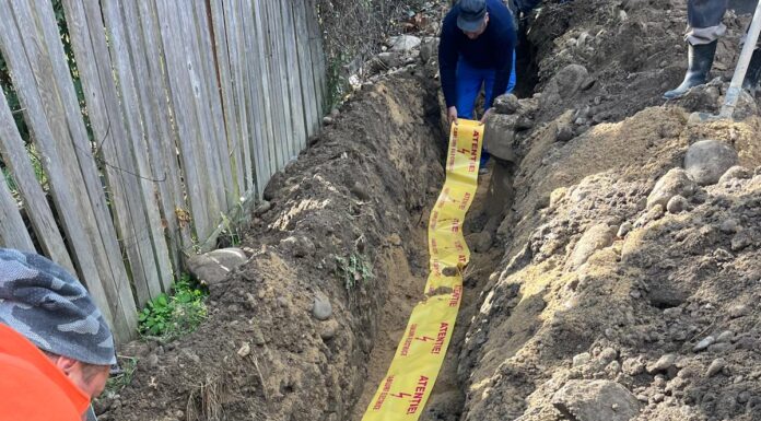 Avansează lucrările la infrastructura de apă și canalizare dintr-un oraș din Gorj