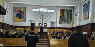 Câinii polițiști și jandarmii, în acțiune cu oamenii legii în școli