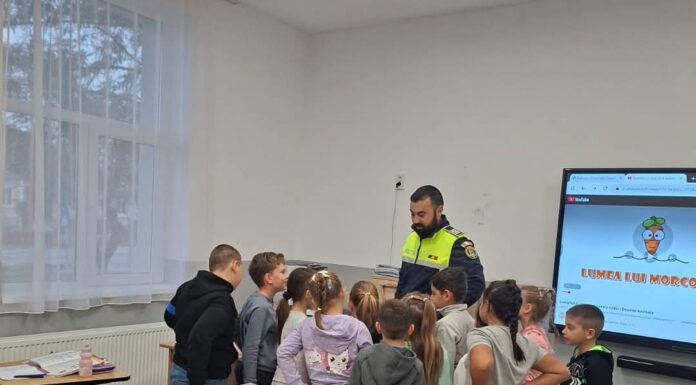 FOTO: Poliția, în acțiune la o școală din Tismana