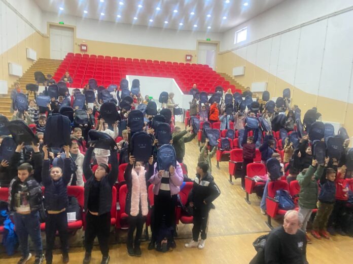 Activități de educație ecologică pentru elevii din Țicleni și Târgu Cărbunești