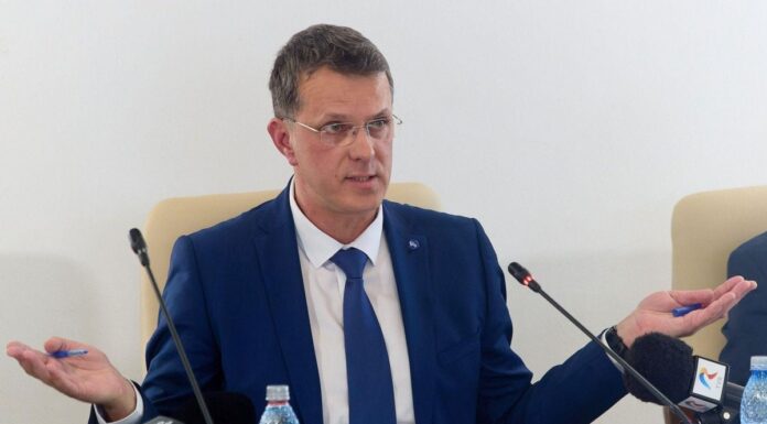 CV-ul care zdruncină încrederea unei națiuni