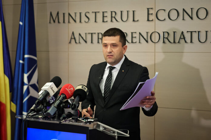 Miruță, abordat pe Facebook despre soarta angajaților Minprest!