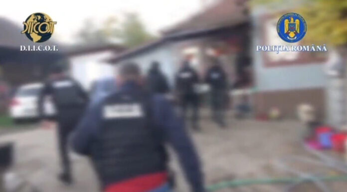 VIDEO: Percheziții în Motru pentru prinderea unui bărbat acuzat de trafic de droguri de risc