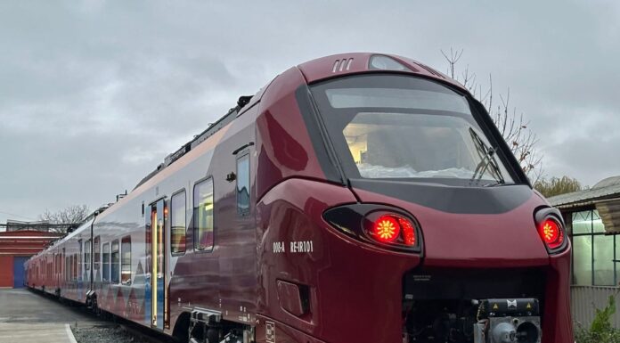 Pas important pentru transportul feroviar. Alstom finalizează recepția unei noi rame care va lega Bucureștiul de Târgu Jiu