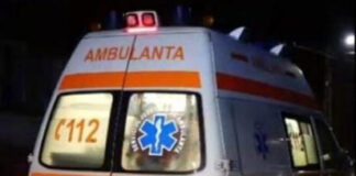 Pieton care mergea pe carosabil, lovit de o mașină condusă de un bărbat de 76 de ani