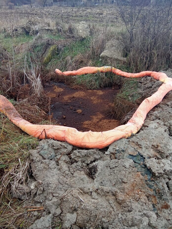 Intervenție a SGA Gorj! Risc de contaminare a râului Amaradia