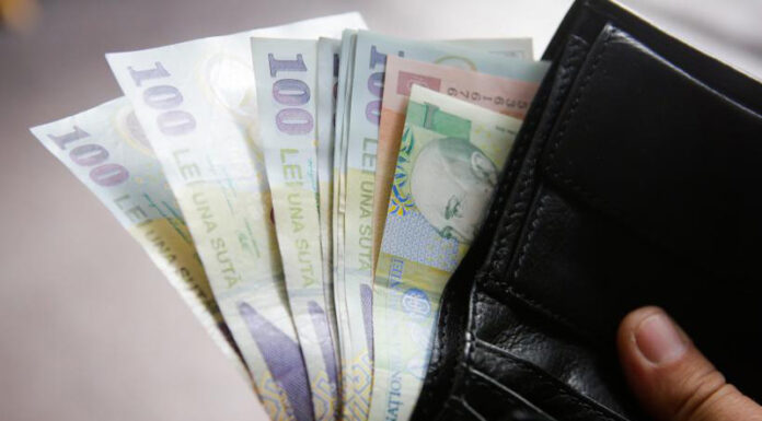 Profesorii și medicii, exceptați de la cumulul pensiei cu salariul