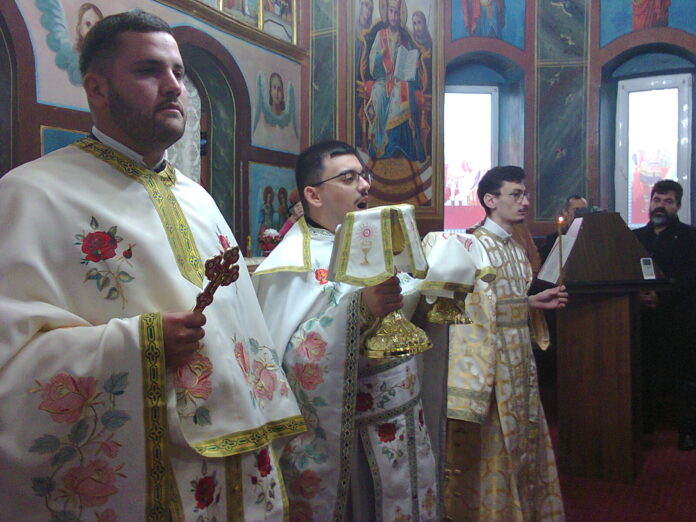 Bucurie şi credinţă la hramul Bisericii de Parohie Menţii din Dos, comuna Borăscu – ,,Biserica este un organism viu, în care trebuie să conlucreze clerul şi poporul, poporul şi clerul, pentru ca împreună să menţinem acest organism viu”!