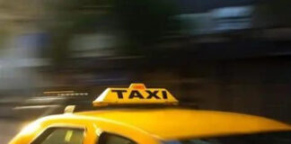 Târgujian cercetat după ce a furat telefonul unui taximetrist, în timpul cursei