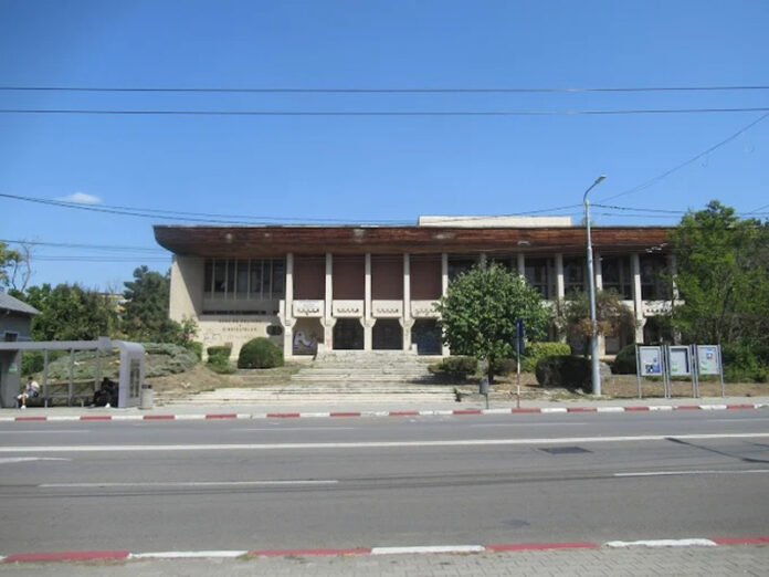 Dosarul Casa de Cultură! 7 ani și jumătate, pierduți prin instanțe! Cine are interesul ca imobilul emblematic al Târgu Jiului să rămână o ruină!?