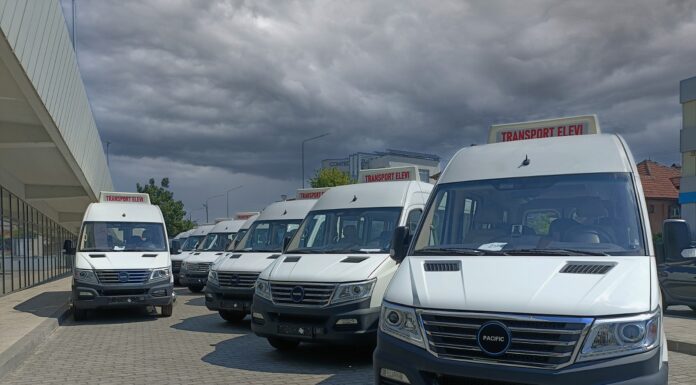 Încă 5 microbuze electrice pentru elevii din Gorj