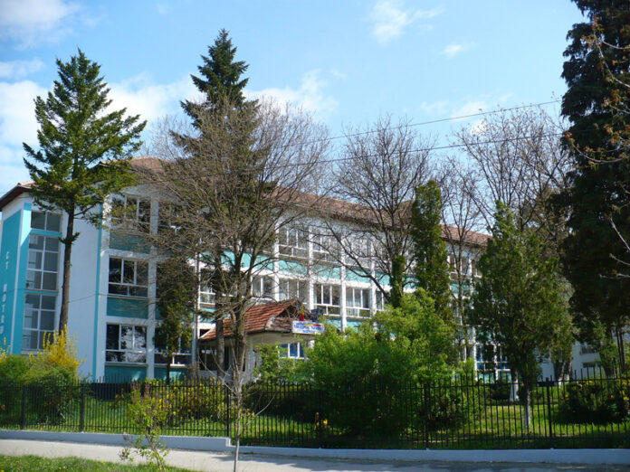 Foști elevi din Motru își recuperează bursele profesionale în instanță