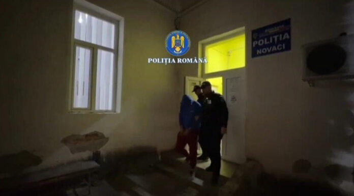 VIDEO: Bătaie la o partidă de poker, într-un bar din Roșia de Amaradia