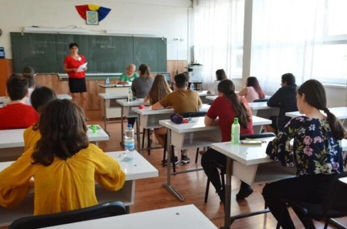 Mai puține burse de merit pentru elevii din Gorj