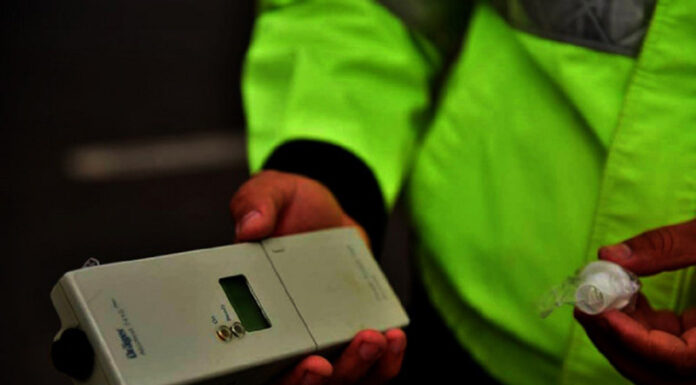 Tânăr din Târgu-Cărbunești, prins băut la volan