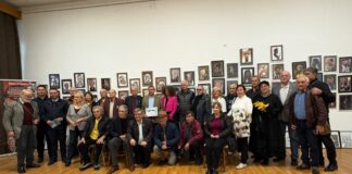 Expoziția de caricatură „Zece” semnată de marele grafician Marian Avramescu, vernisată la Târgu Jiu