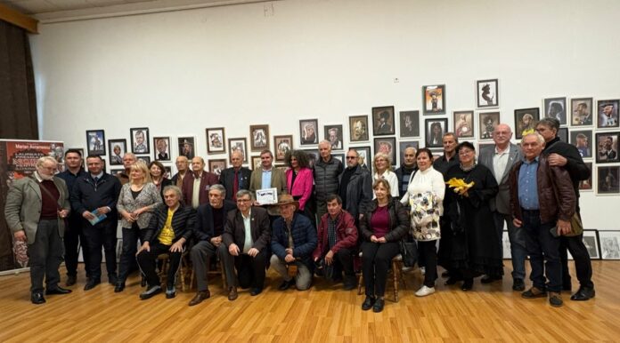 Expoziția de caricatură „Zece” semnată de marele grafician Marian Avramescu, vernisată la Târgu Jiu