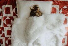 Răcit? Fii atent la aceste semne – corpul îți transmite când e timpul să ceri ajutor