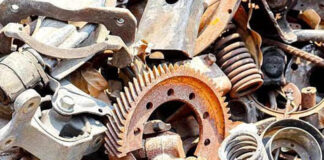 Cercetați pentru evaziune fiscală, după ce au vândut fier vechi