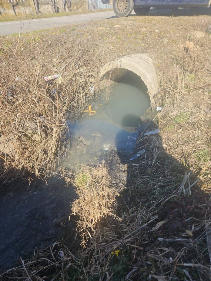 Operatorii de apă-canal din județ, amendați de comisarii de mediu