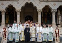 Preasfinţitul Părinte Nicodim a oficiat Sfânta Liturghie la Praznicul «Intrarea în Biserică a Maicii Domnului», de la Mănăstirea Lainici – ,,Maica Domnului se roagă în Biserică, prin cuvintele iubitului său Fiu, aşa cum Sfântul Irodion şi Sfântul Visarion se roagă cu împătimire, până la îndumnezeire”!