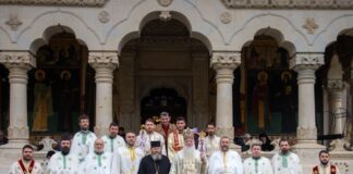 Preasfinţitul Părinte Nicodim a oficiat Sfânta Liturghie la Praznicul «Intrarea în Biserică a Maicii Domnului», de la Mănăstirea Lainici – ,,Maica Domnului se roagă în Biserică, prin cuvintele iubitului său Fiu, aşa cum Sfântul Irodion şi Sfântul Visarion se roagă cu împătimire, până la îndumnezeire”!