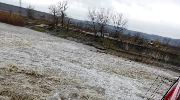 Jiul a depășit cota de atenție la stația hidrometrică Răcari