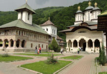 Primele sărbători din postul Naşterii Domnului pentru credincioşii din eparhia Olteniei