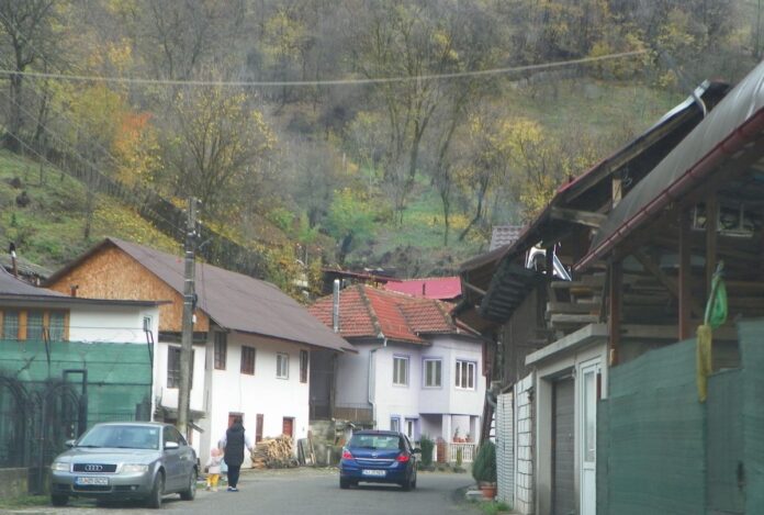 Nostalgii autumnale – Pași prin lumea Jiului de Sus – Fenomenul carstic Mușetoaia din ținutul gorjean