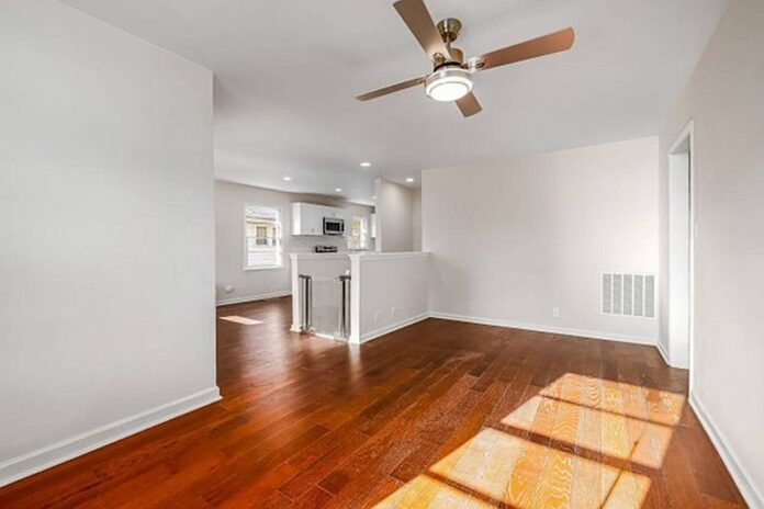 Renovarea apartamentului – cum să alegi finisajul mat potrivit pentru parchetul tău