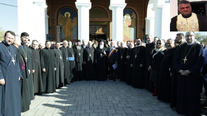 Sfântă Liturghie Arhierească la resfințirea Bisericii «Soborul Sfântului Ioan Botezătorul» şi la sfinţirea capelei parohiale şi a unei troiţe din Parohia Novaci – „Ziua de astăzi încununează munca de atâţia ani de zile şi de jertfă pentru înfrumuseţarea «Casei» lui Dumnezeu”!